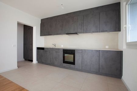 Appartement 3.5 pièces rénové au 11ème étage - Foto 4