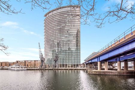 An extremely spacious two bedroom duplex apartment located on the 21st and 22nd floors of the ever popular No 1 West India Quay. - Photo 2