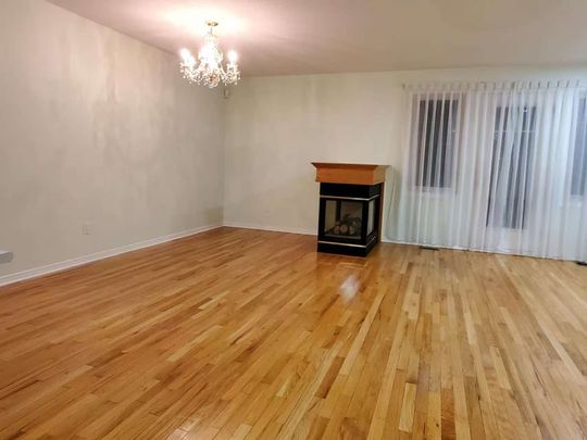 For Lease - 31 Thornbury Crescent, South of Baseline to Knoxdale, Ontario - Photo 1