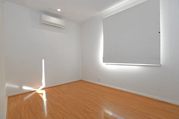 43 Ochiltree Way, Kardinya WA 6163 - Photo 1