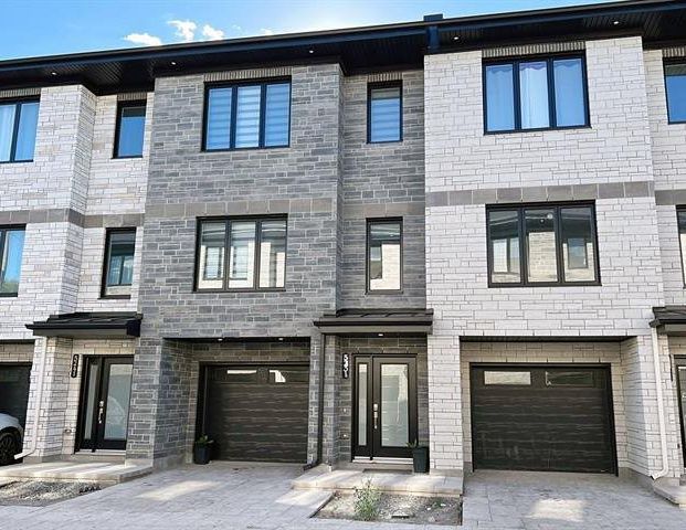 À louer / Maison à étages - Photo 1