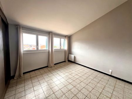 Location Appartement 3 pièces 54m² LE PRADET 83220 - Photo 3
