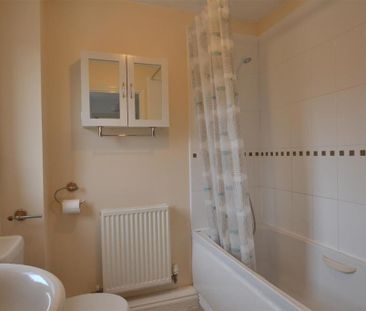 1 bedroom coach house to rent - Photo 5