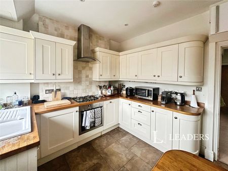 3 bedroom apartment to rent Courland, 19 Grange Road, Eastbourne, BN21 - Photo 3