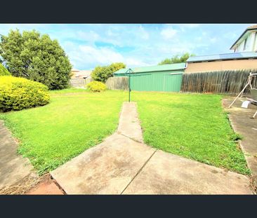 29 Pengana Avenue, Glenroy, Vic 3046 - Photo 2