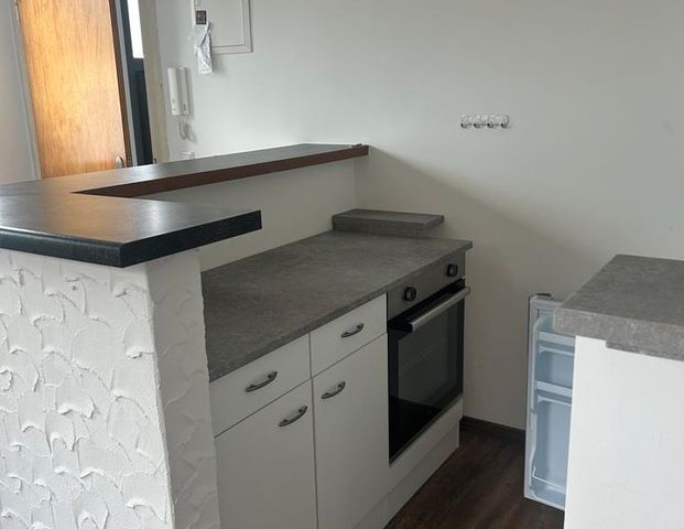 Singlewohnung 1,5 Zimmer, teilmöbliert, befristet zu vermieten - Photo 1