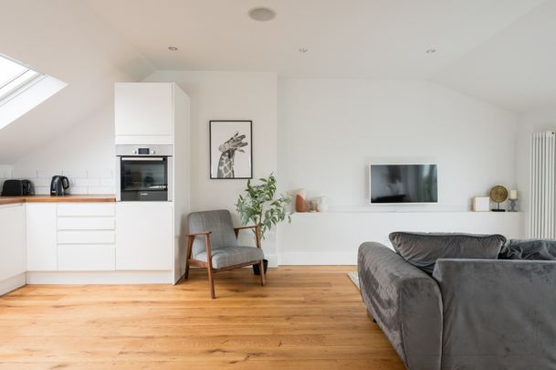 2 Bed Flat, London, SE23 - Photo 1