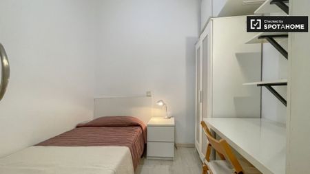 madrid, Community of Madrid 28010 - Photo 2