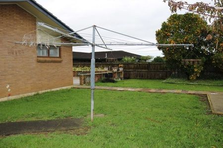 Charming 4BR Family Home in Bucklands Beach - Photo 3