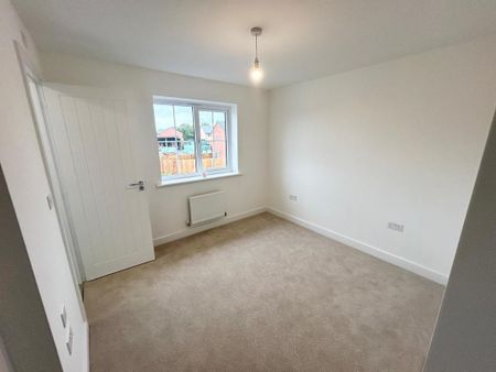 3 bedroom semi-detached house to rent - Photo 2