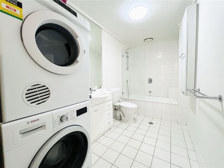 210/668 Bourke Street - Photo 4