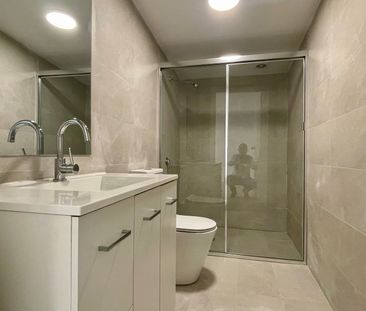 Updated 2 bedroom terrace in a wonderful location - Photo 5