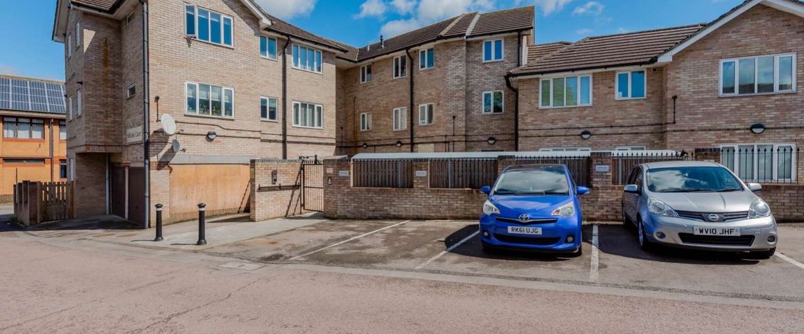 Alden Crescent, Headington, OX3 - Photo 1