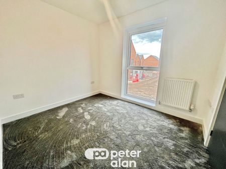 Dolomite Close, NEWPORT - Photo 2