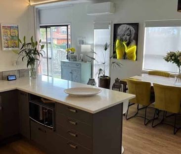 Modern Two-Bedroom Retreat in Prestigious St Heliers - Photo 4