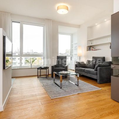 A Chic & Comfortable Home - Photo 1