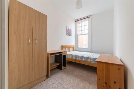 4 bed apartment to rent in North Bank, Jesmond, NE2 - Photo 5
