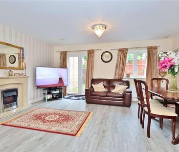 Brookwood Farm Drive, Knaphill, Woking, Surrey, GU21 - Photo 1