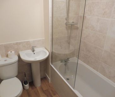 2 bedroom terraced house to rent - Photo 4