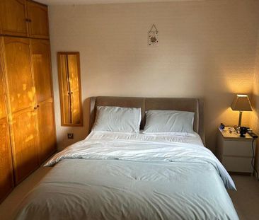 1 bedroom in a flat share to rent - Photo 1