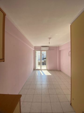 Studio/Γκαρσονιέρα για ενοικίαση Παντοκράτορος - Αρχαίο Ωδείο (Πάτρα) - Photo 2