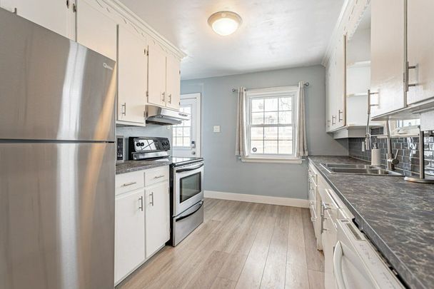 For Lease - 1305 Langmuir Avenue, London East, Ontario - Photo 1