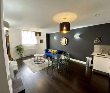 A lower ground floor, exceptionally presented one bedroom apartment... - Photo 1