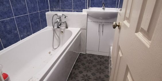 Room in a Shared Flat, Reardon House, E1W - Photo 3