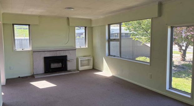 A Spacious Clyde Gem with Endless Appeal - Photo 1