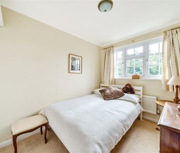 4 bedroom semi-detached house to rent - Photo 6