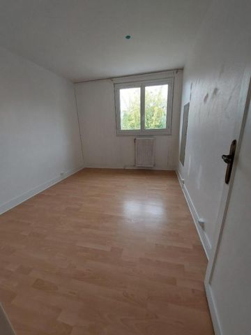 Location Appartement 3 pièces 64m² ST MAUR DES FOSSES 94100 - Photo 2