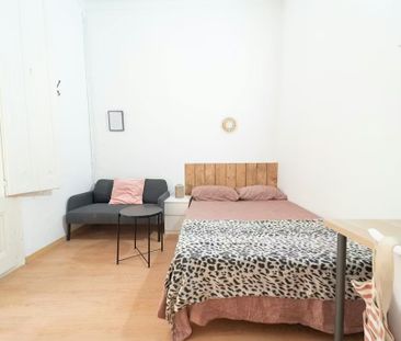 Ronda de Sant Pere, Barcelona, Catalonia 08010 - Foto 2