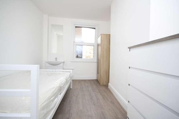 Queens Crescent, Chalk, NW5 - Photo 1