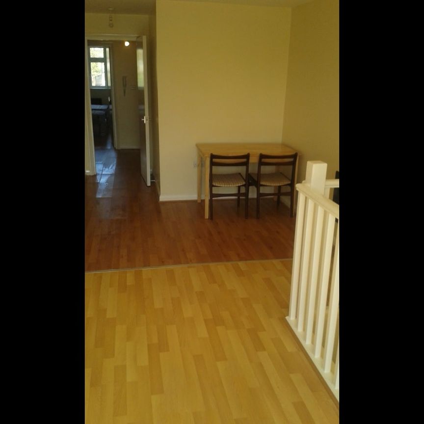 3 Bed Flat, Tower Road, NW10 - Photo 1