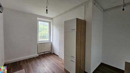 Frisch saniert 1-Zimmerwohnung mit Küche - Photo 2