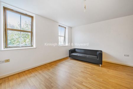 1 bedroom flat to rent - Photo 2