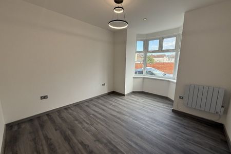 London Road, WESTCLIFF-ON-SEA - Photo 4