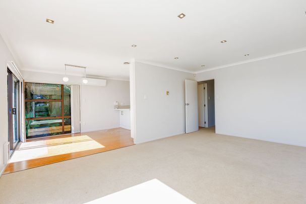 Oustanding three bedrooms with two bathrooms - Photo 1