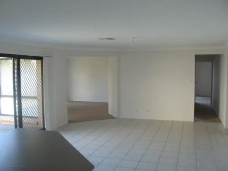 Modern Family Haven in Prime Kellyville Ridge Location - Photo 4