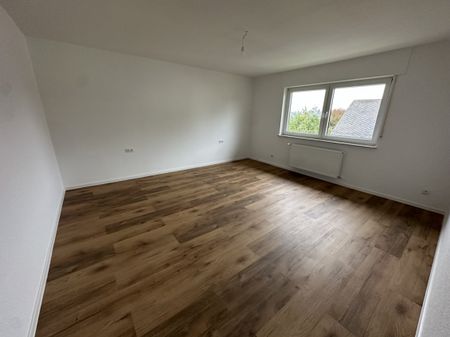 MO0961 - Frisch renovierte, großzügige Wohnung mit Balkon und Garage - Photo 4