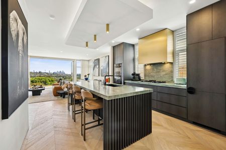 Multi Level Home With Panoramic Views & Swimming Pool - Photo 3