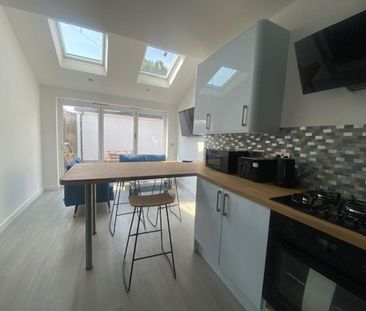 1 bedroom in a house share to rent - Photo 5