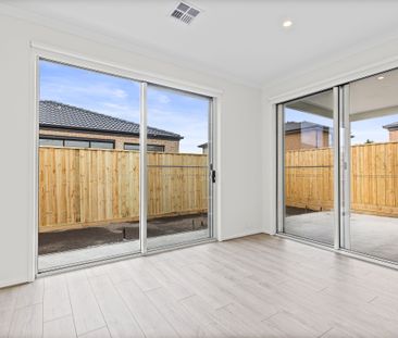 Stunning 4-Bedroom Home with Modern Amenities in Heart of Wollert! - Photo 6