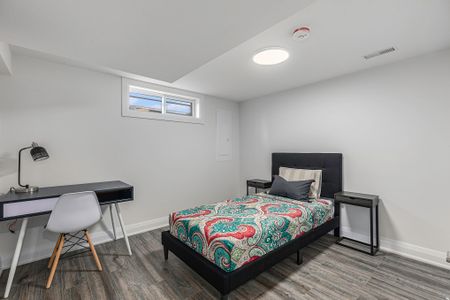 For Lease - 19 Sherry Lane Unit# B, South of Baseline to Knoxdale, Ontario - Photo 3