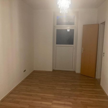 Stadtwohnung mit Balkon im Bezirk Jakomini - Photo 3