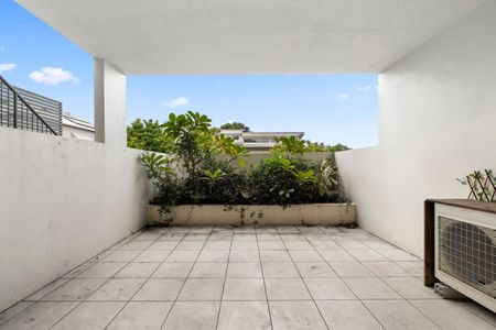 8/35 Norman St, QLD, 4103, Annerley - Photo 2