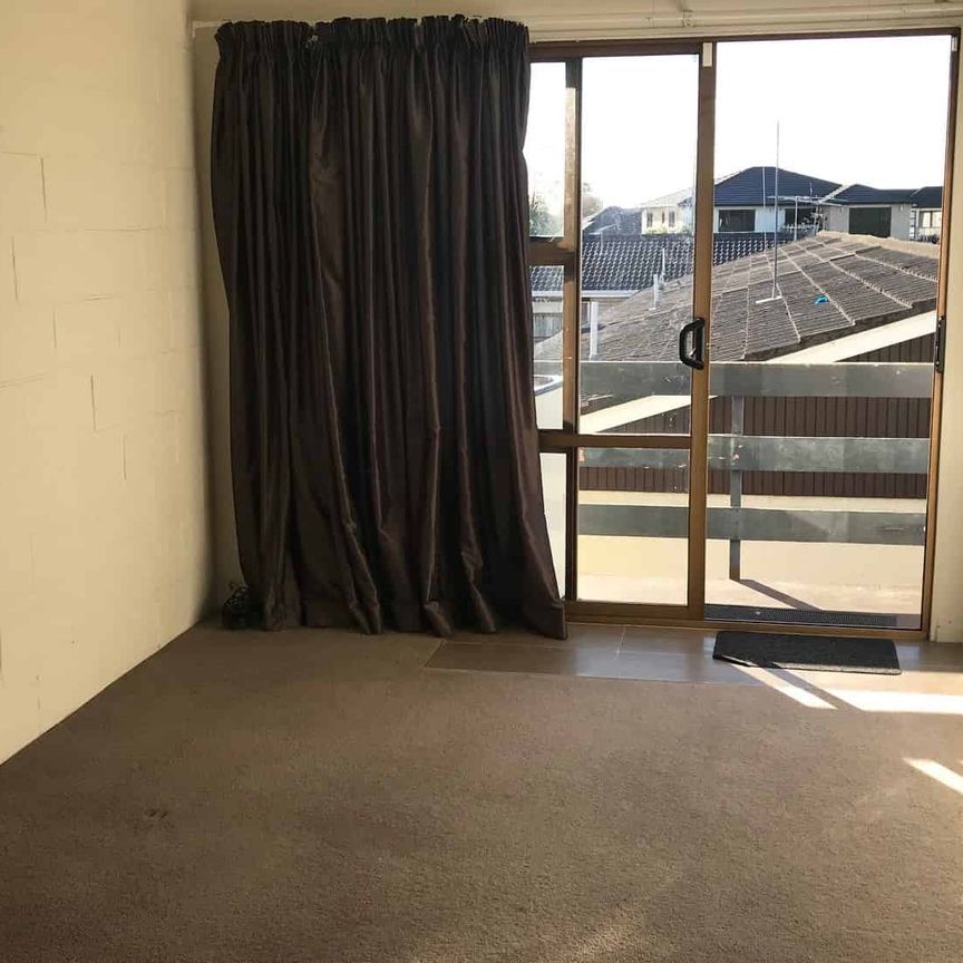 So Handy -1 Bedroom Unit/Apartment Papatoetoe - Photo 1