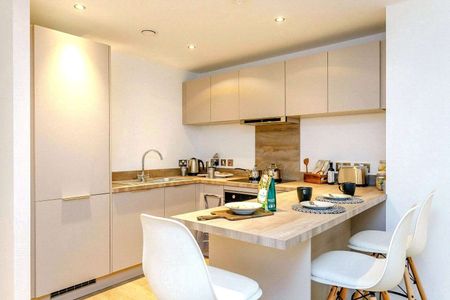 AVAILABLE NOV 17TH | PRIME LOCATION | ONE BEDROOM APARTMENT AT ALLEGRO LIVING | 24-HOUR CONCIERGE | RESIDENTS GYM - Photo 3