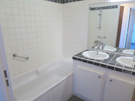 Location Appartement 3 pièces 75m² - Photo 4