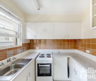 8/162 Barkers Road, Hawthorn - Photo 1